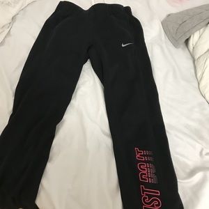 CUTE NIKE SWEATS